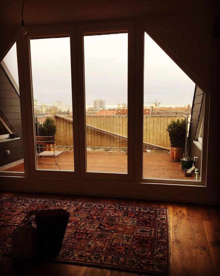 Helle Dachgeschosswohnung Fuer 8 Personen In Zentraler Lage Berlin Bagian luar foto