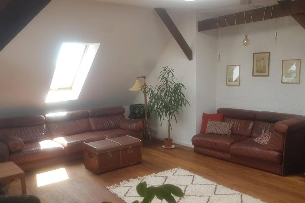 Helle Dachgeschosswohnung Fuer 8 Personen In Zentraler Lage Berlin Bagian luar foto